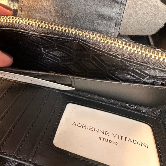 Adrienne Vittadini, NWT Wallet, Mettalic - Picture 15 of 15